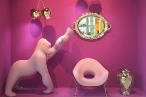 Çfarë janë këto objekte kaq… ndryshe? – Marka Qeeboo vjen në Glamour Home